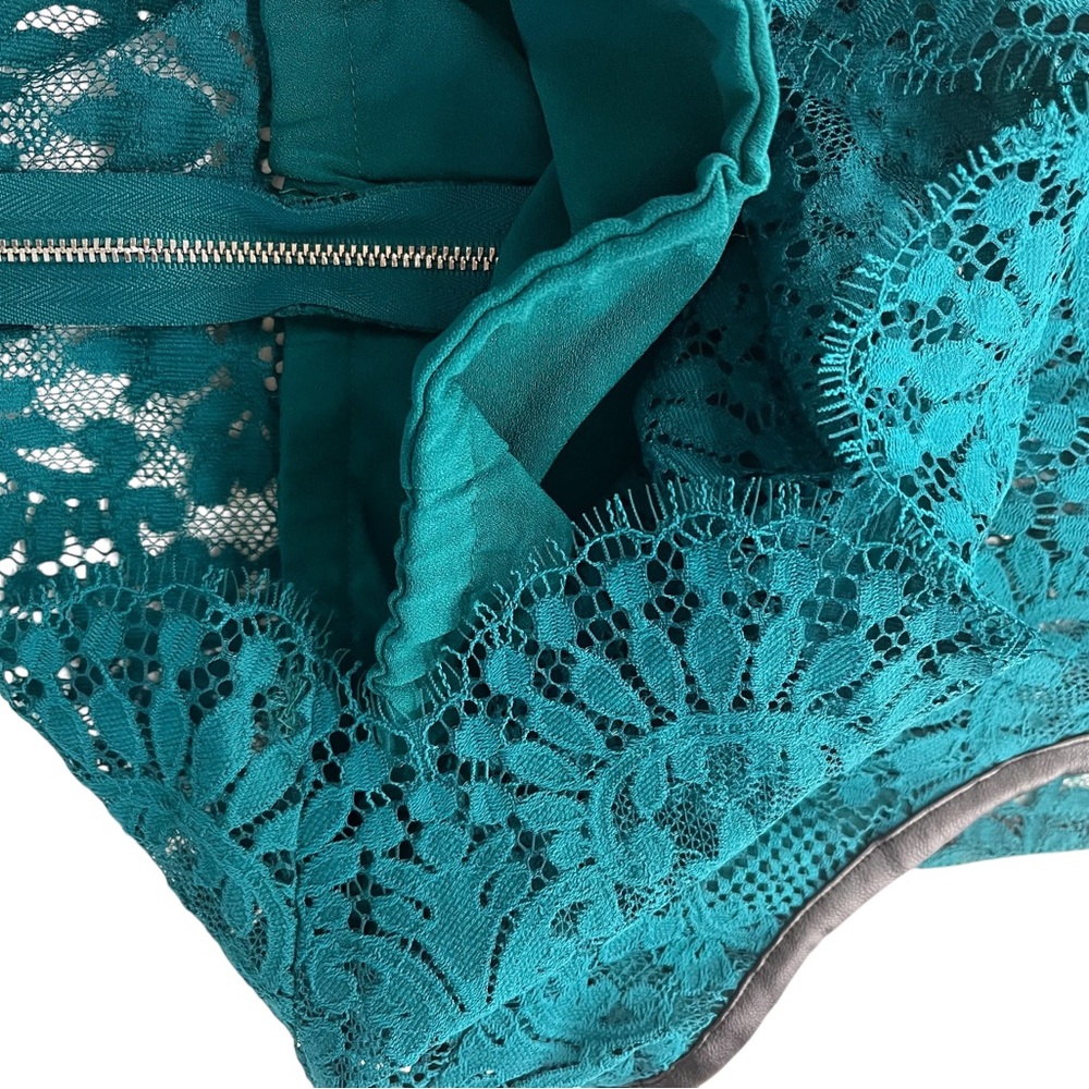 Bebe Teal,emerald green Lace, Leather trim, sleeveless, crop top, Large - Picture 6 of 7